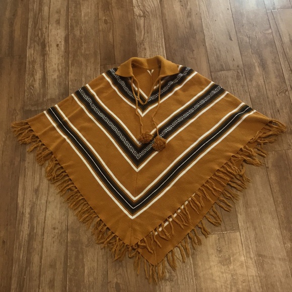 Poncho - Picture 2 of 5